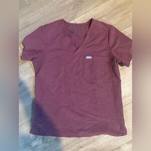 Medium figs scrub top. Matching bottoms for sale